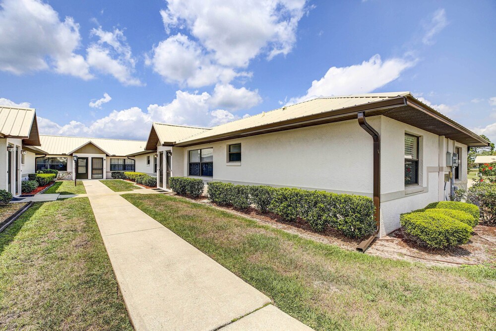 Screened Patio And Grill at Sebring Resort Community - photo 9