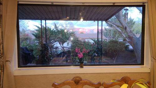 Charming home with red rock view near Stupa and trails with UV light air filters — 4-Star Luxury Hotel in Sedona, United States