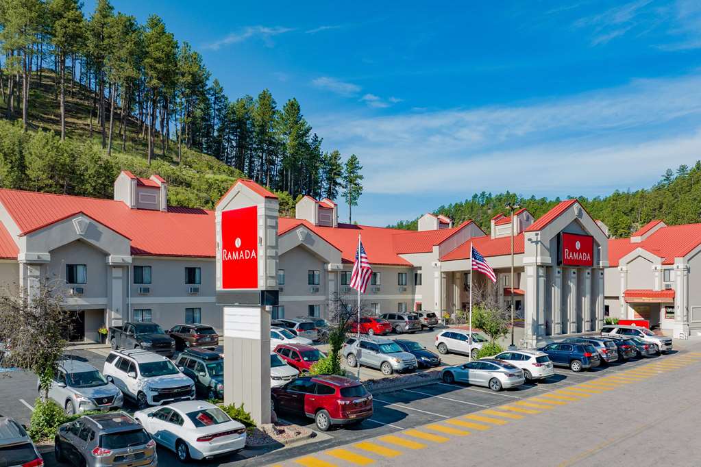 Ramada by Wyndham Keystone Near Mt Rushmore - photo 2