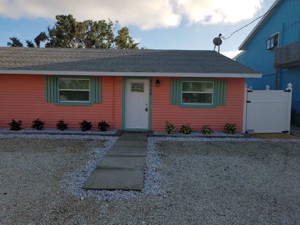 Coral by the Sea 3052 Sleeps 6 Walk to Beach in Fort Myers Beach, United States