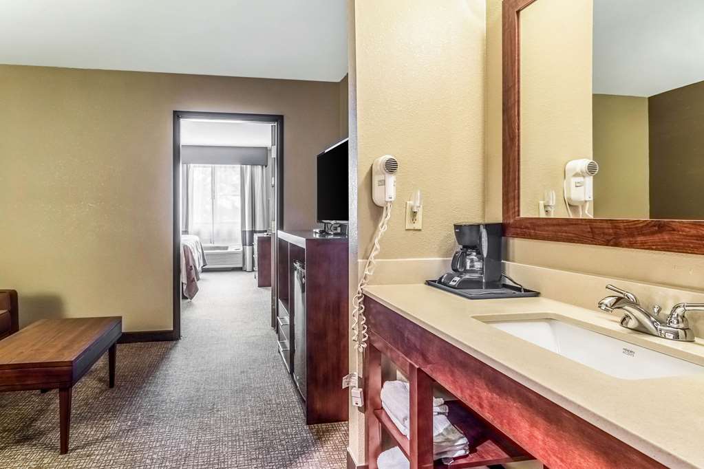 Quality Inn & Suites Salem near I 57 - photo 15