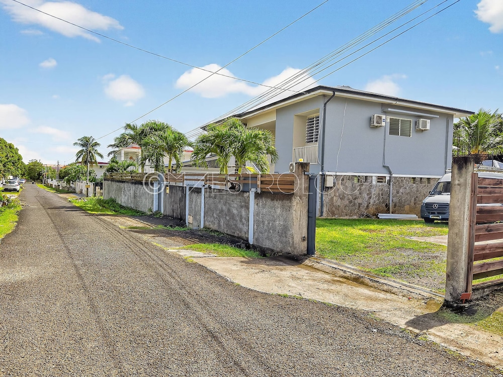 Pied À Terre Pro &Famille Aéroport 12Min in Baie-Mahault, Guadeloupe