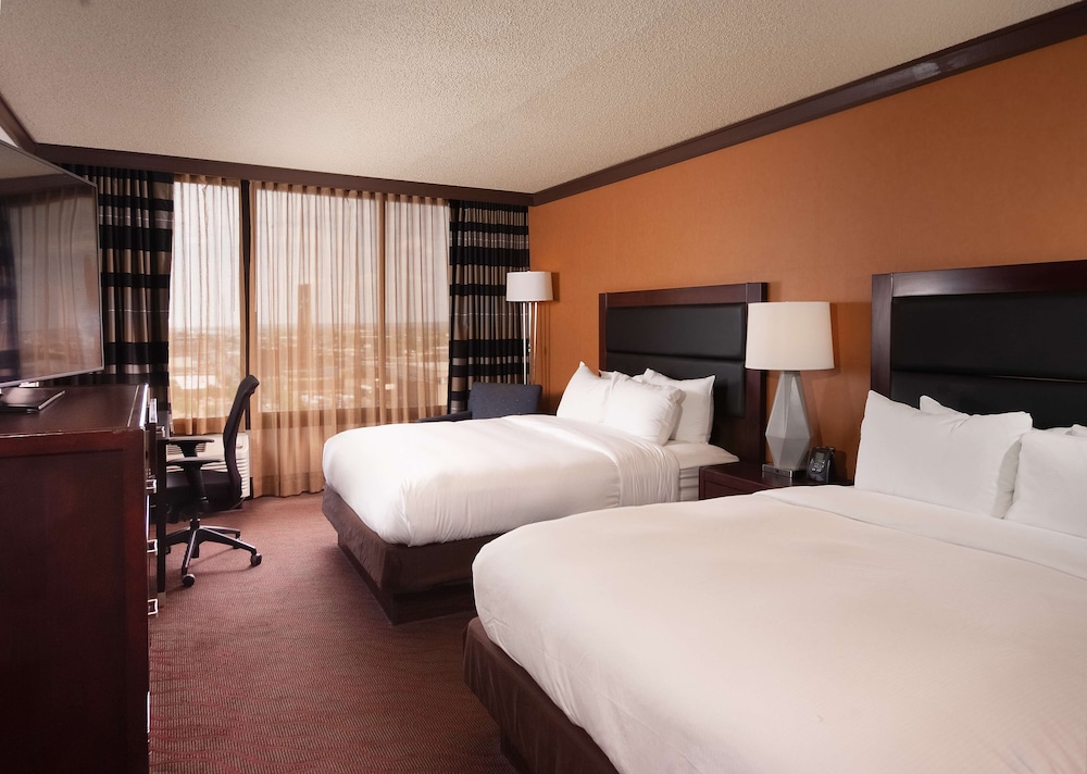 DoubleTree by Hilton Hotel Cleveland Downtown Lakeside - photo 17