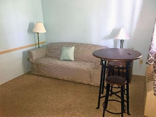 Lake Point Motel - photo 8