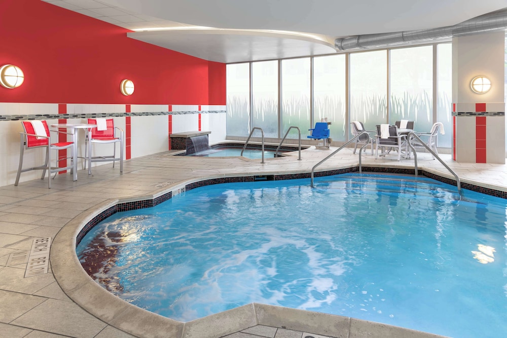 Hampton Inn & Suites Madison Downtown - photo 35