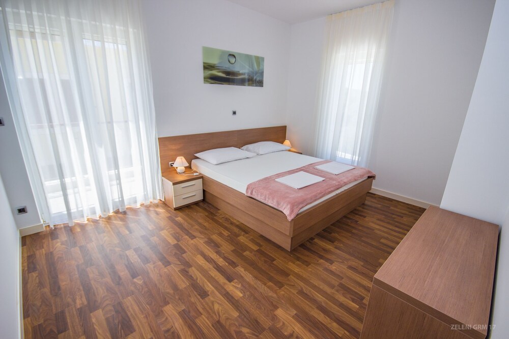 Splitska Villas — 4-Star Luxury Hotel in Supetar, Croatia
