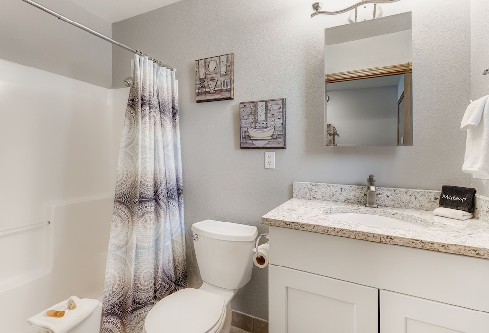Bend Riverside Inn & Suites - photo 389
