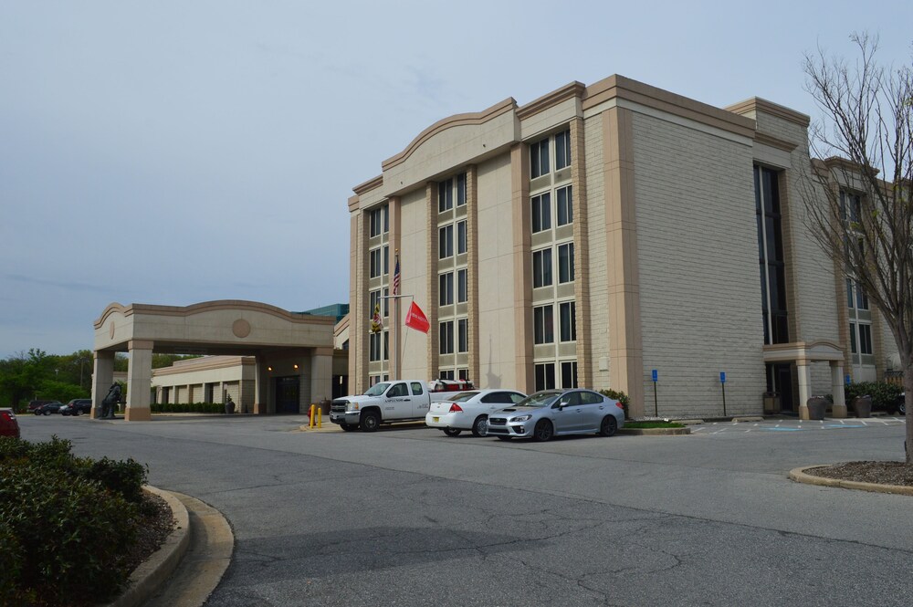 North Baltimore Plaza Hotel - photo 52