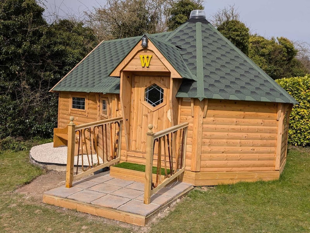 Kits Coty Glamping - carbon neutral hotel in Maidstone