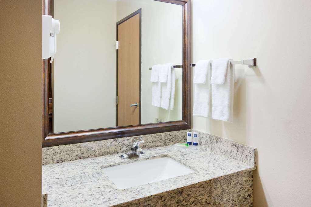 AmericInn by Wyndham Coon Rapids - photo 19