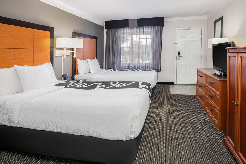 La Quinta Inn by Wyndham Dallas Uptown - photo 40