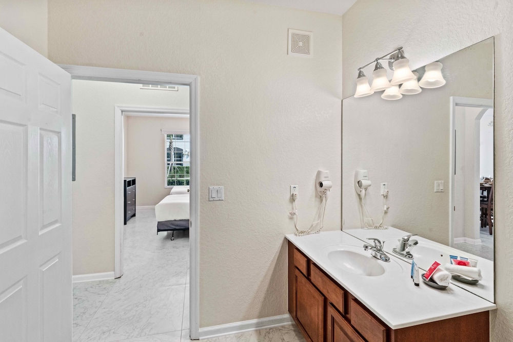 First Floor Vista Cay Condo W free Resort Access - photo 14