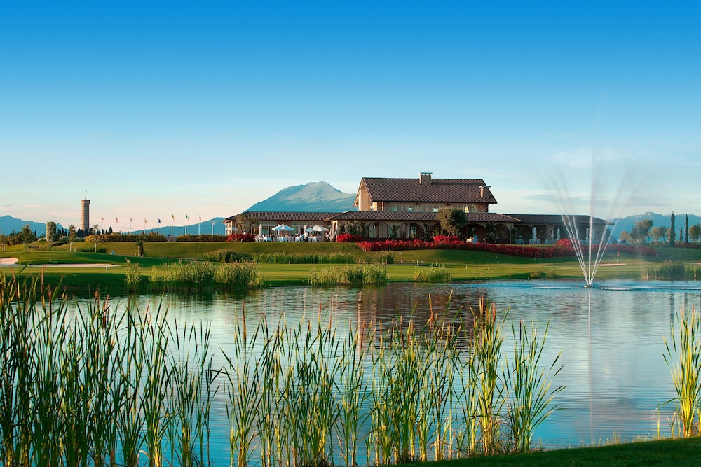 Lake Garda Chervò Golf Apartments Pozzolengo Lombardy Italy — 4-Star Luxury Hotel in Pozzolengo, Italy