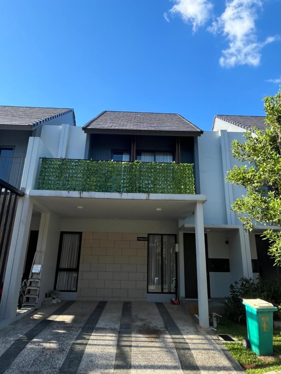 2 Floor Cozy House in Wisteria Jakarta Garden City — 4-Star Luxury Hotel in Jakarta, Indonesia