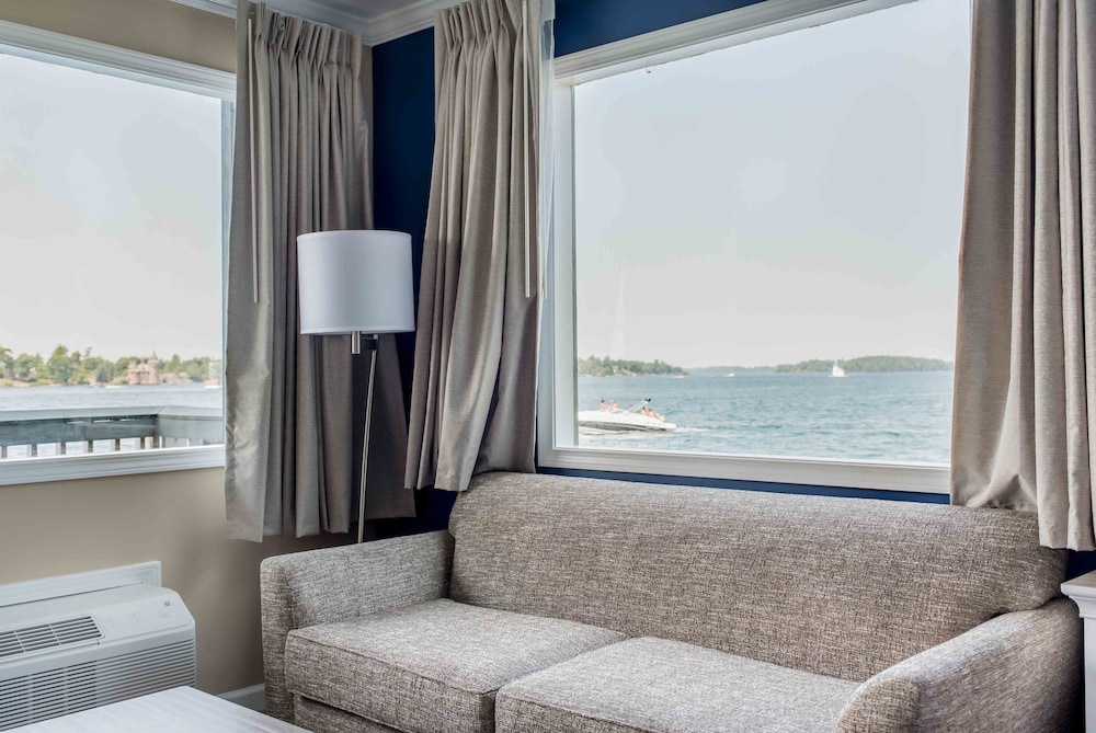 Capt. Thomson's Resort - photo 14