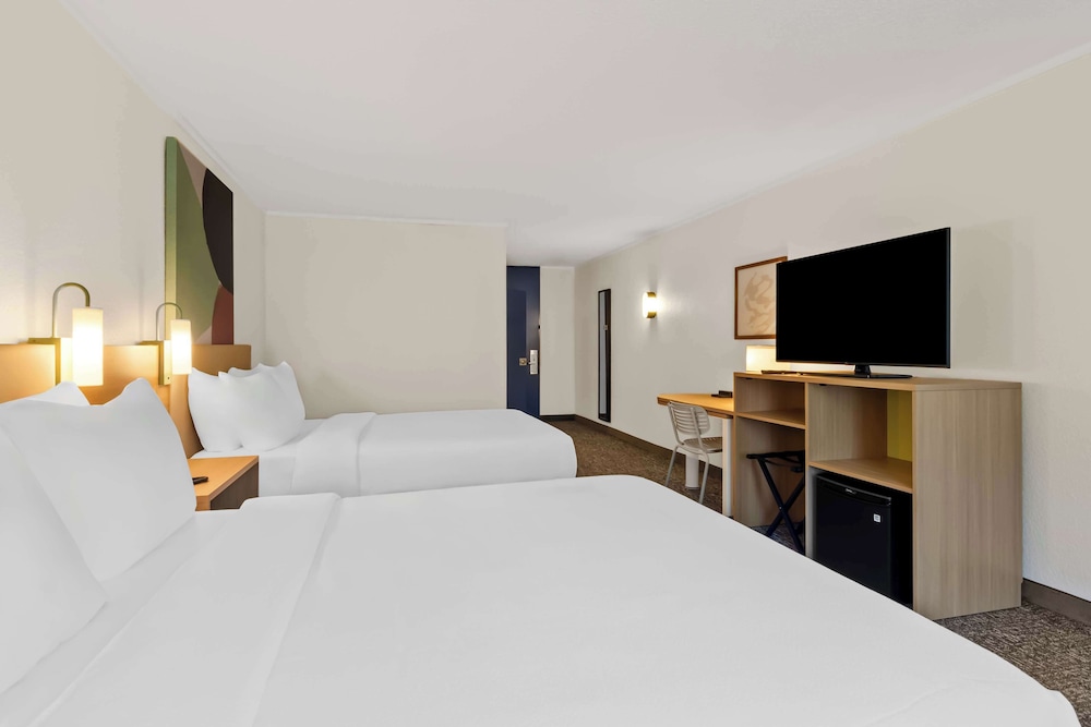 Spark by Hilton Daleville Roanoke North - photo 16