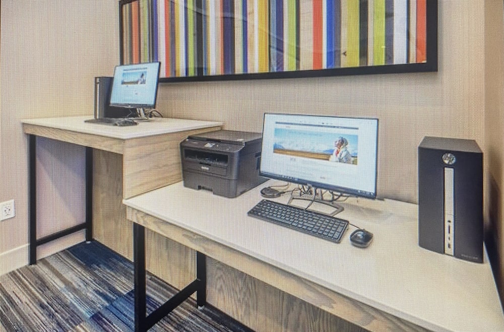 Holiday Inn Express Sunnyvale Silicon Valley by IHG - photo 67