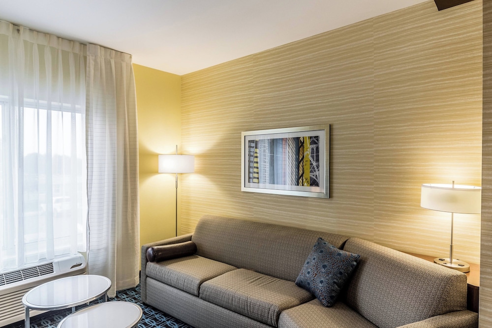 Fairfield Inn & Suites by Marriott Butte - photo 15