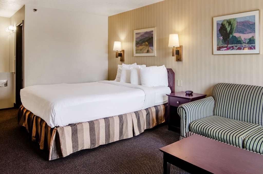 Americas Best Value Inn & Suites Ft. Collins E at I 25 - photo 11