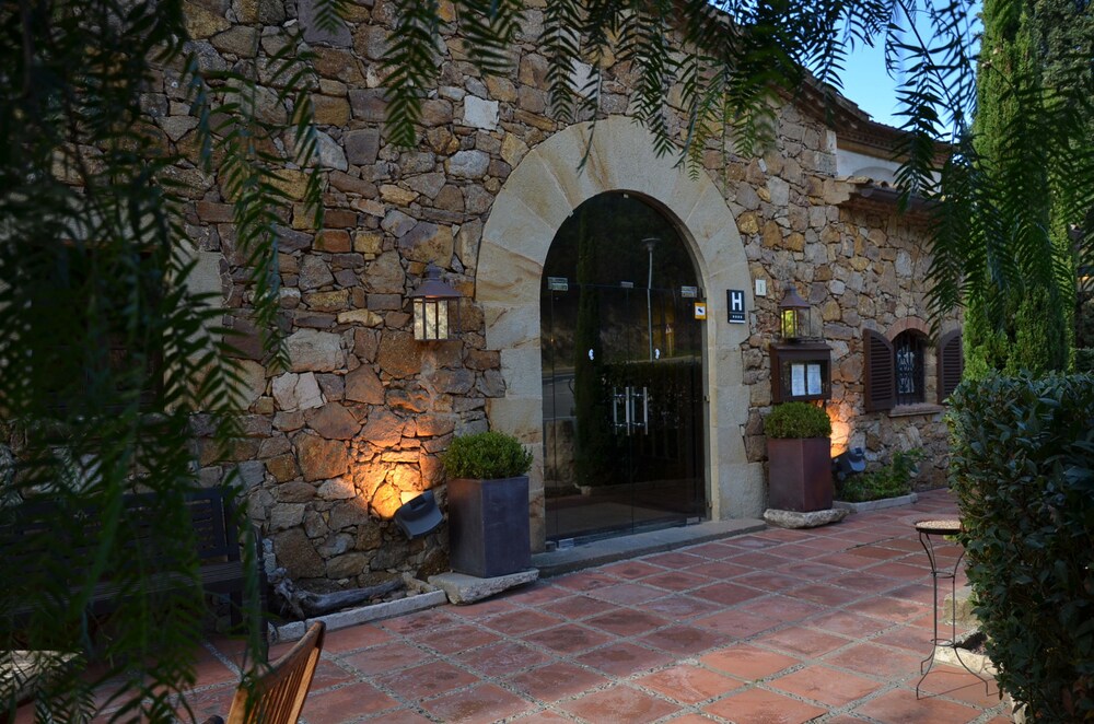 Hotel Restaurant Galena Mas Comangau — 4-Star Luxury Hotel in Begur, Spain