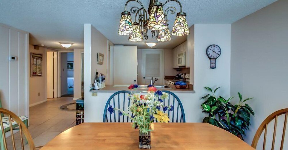 2034 Beachwood - photo 11