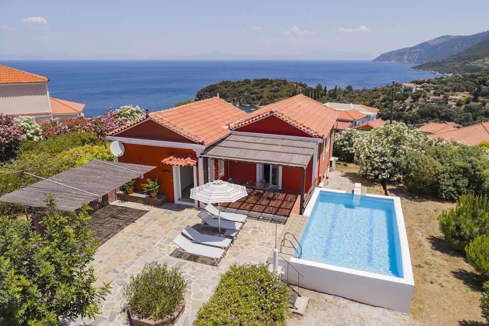 Mouzakis Villas — 4-Star Luxury Hotel in Samos, Greece
