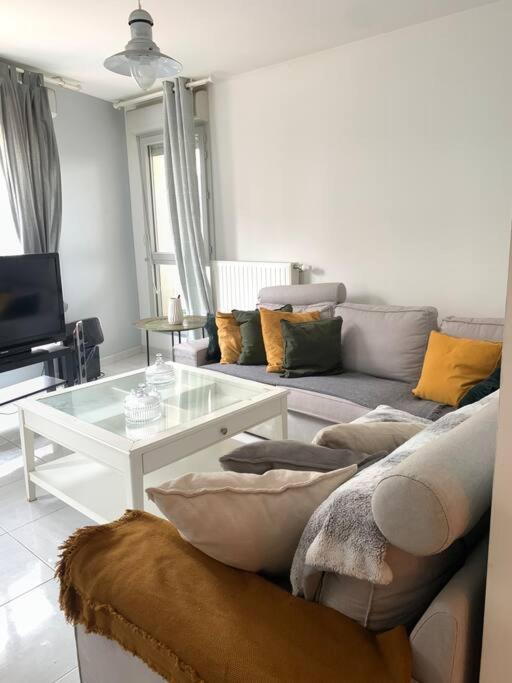 Appartement Moderne Et Spacieux Proche Paris — 4-Star Luxury Hotel in Alfortville, France