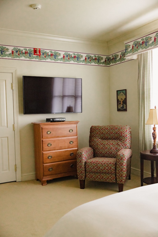 Oakmont Inn - photo 34