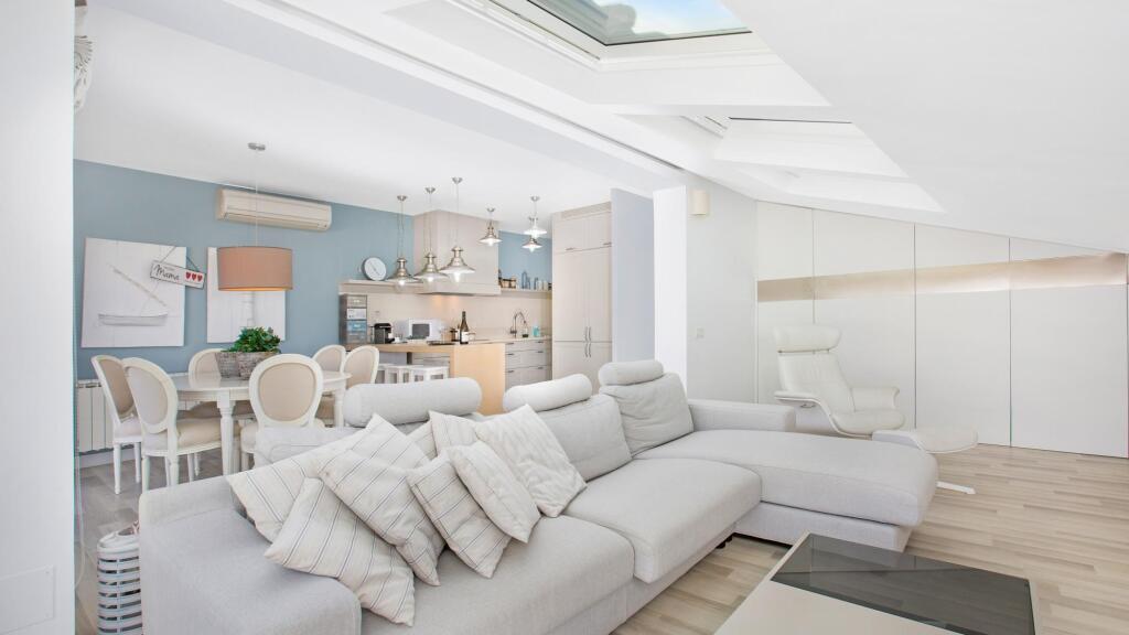 Gala in Llafranc with 4 bedrooms and 2 bathrooms in Palafrugell, Spain