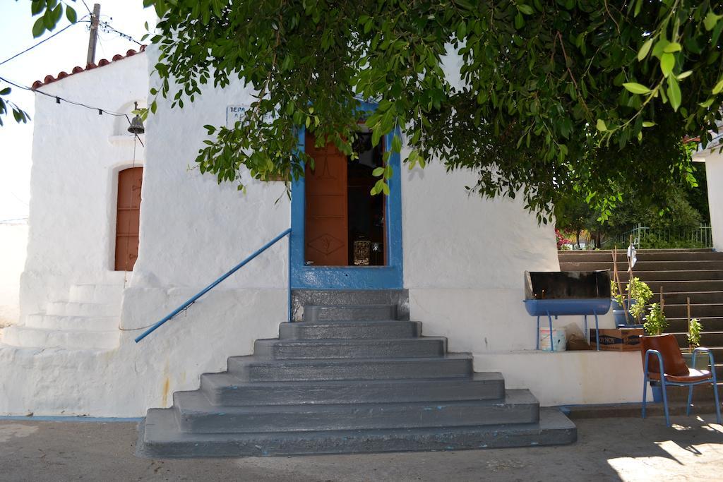 Villa Patitiri Traditional House with hot tub — 4-Star Luxury Hotel in Archangelos, Greece