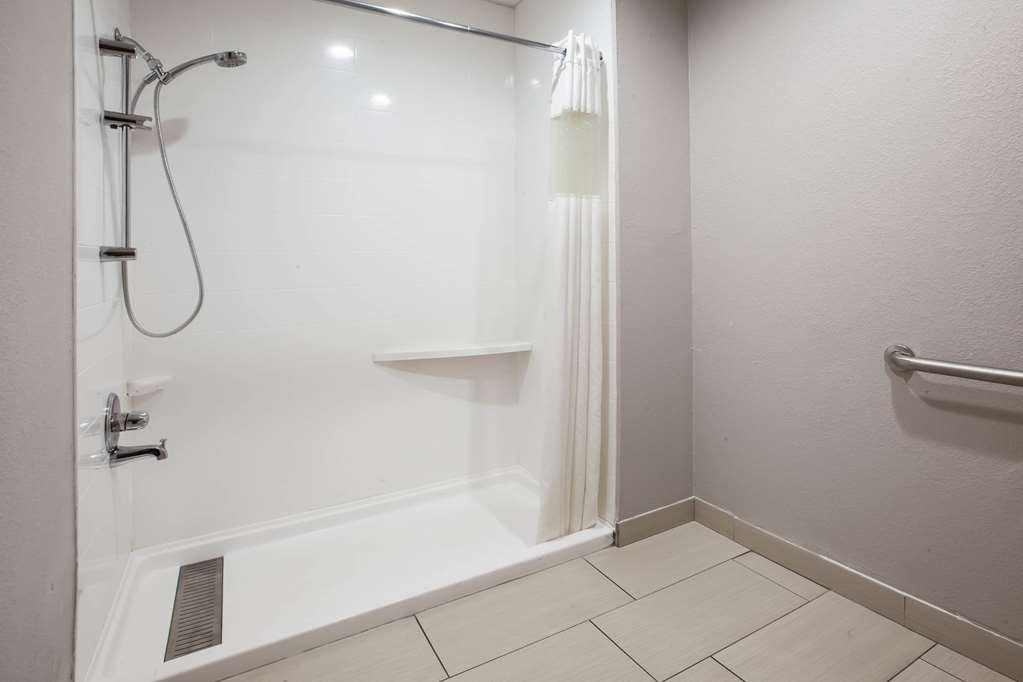 Baymont by Wyndham Traverse City - photo 19