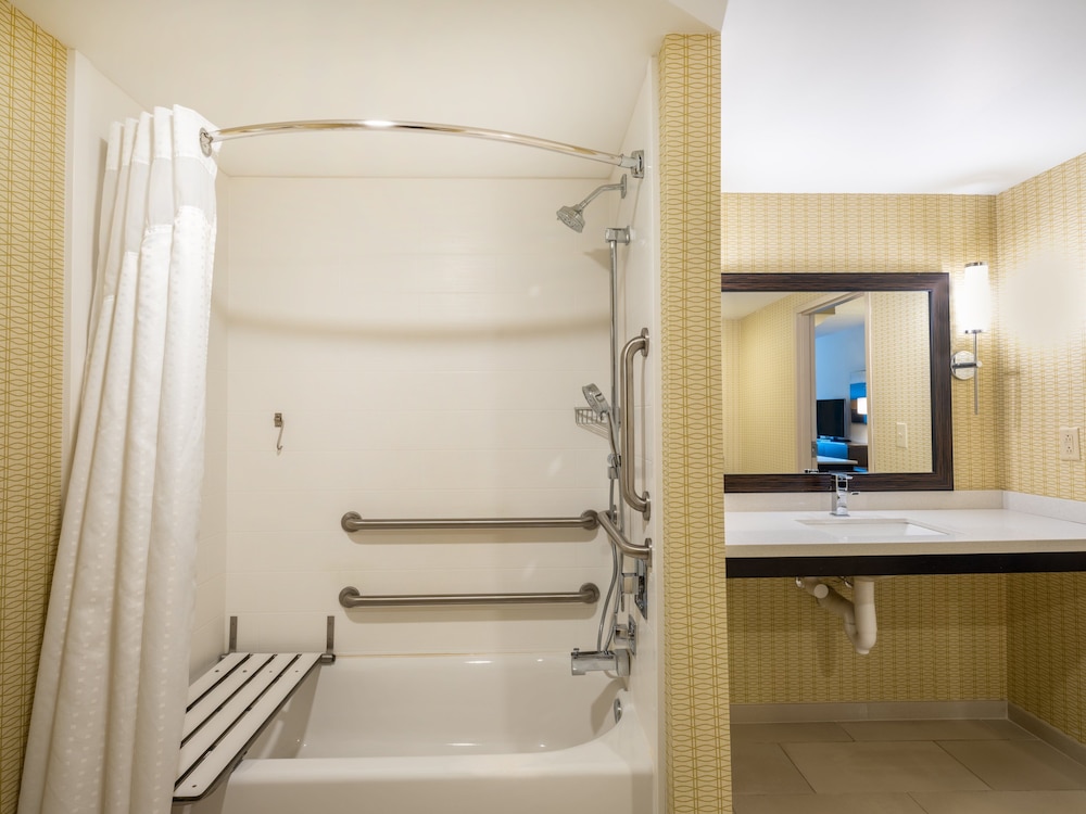 Holiday Inn Greensboro Coliseum by IHG - photo 10