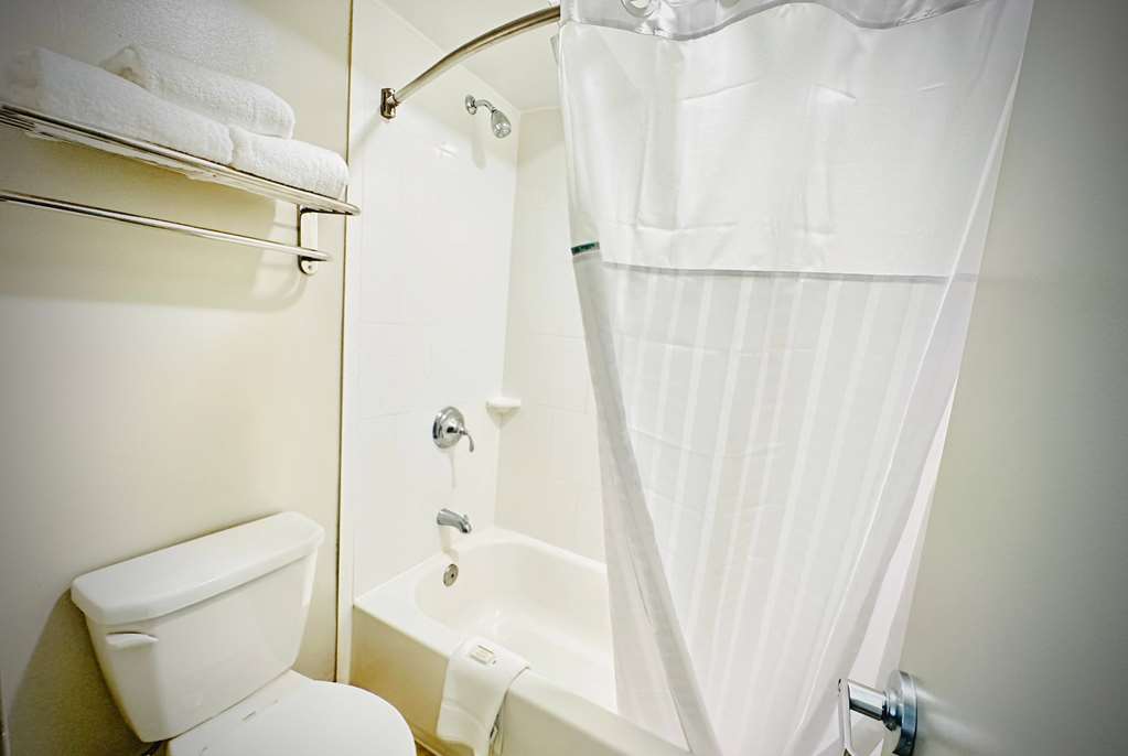 Days Inn by Wyndham WestEnd Alexandria VA Washington DC Area - photo 27