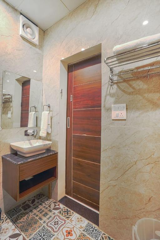 Hotel Devine Zirakpur Chandigarh