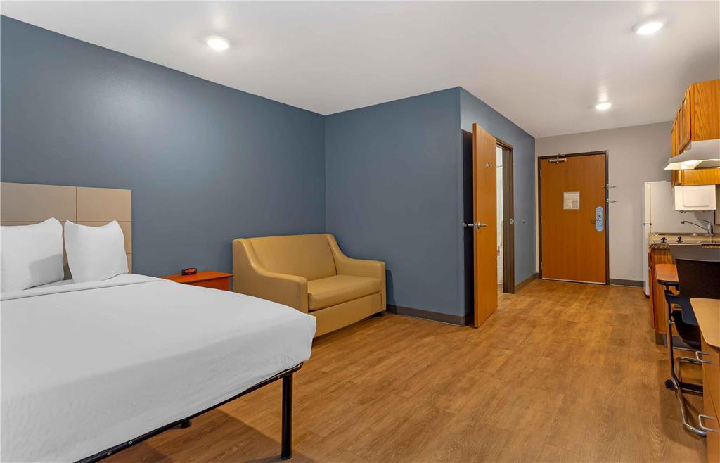 Extended Stay America Select Suites Fort Myers Northeast - photo 27