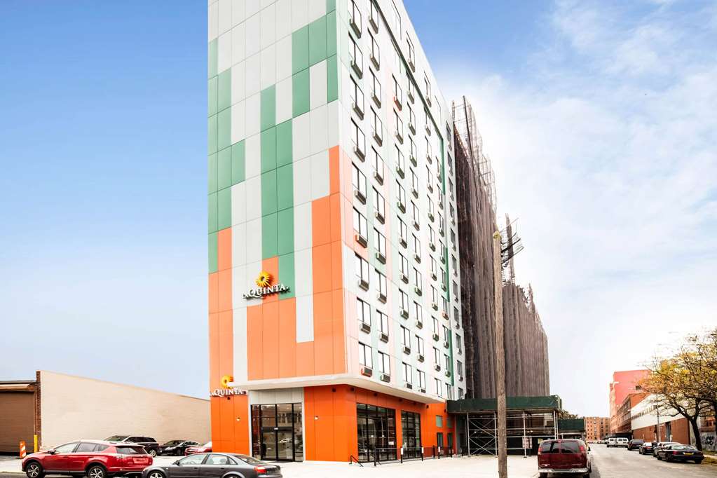 La Quinta Inn and Suites Long Island City - photo 4