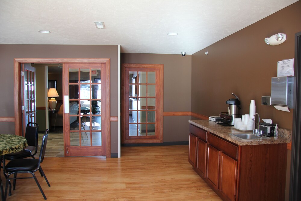 Green Acres Hotel - photo 48