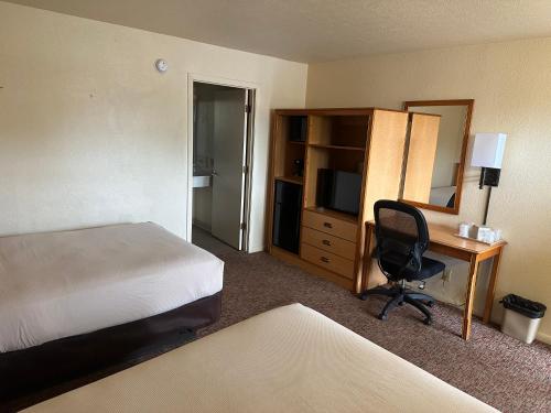 Big Bend Traveler's Inn - photo 8