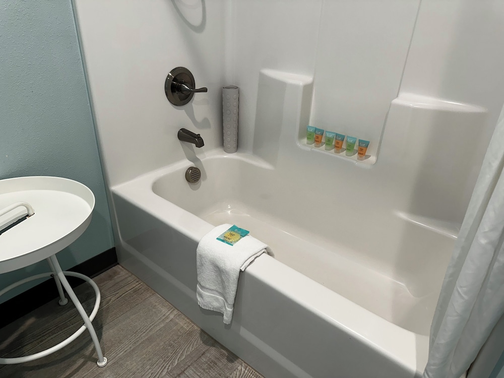 The Coastal Inn and Suites - photo 138