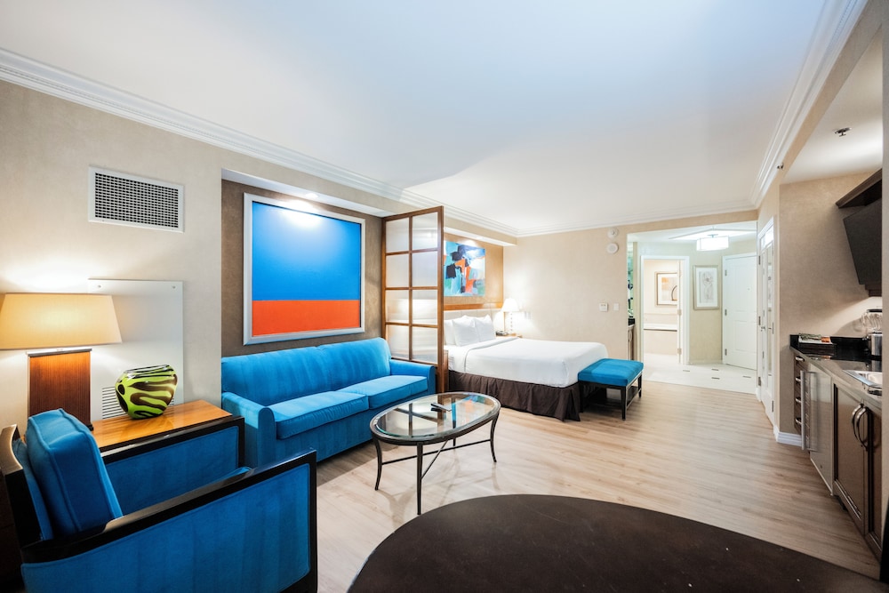 StripViewSuites at Signature - photo 49