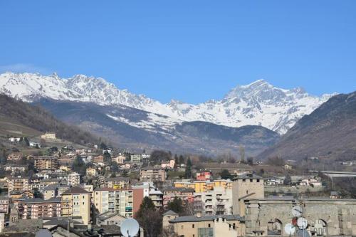 Aosta centro storico e splendida vista panoramica — 4-Star Luxury Hotel in Aosta, Italy