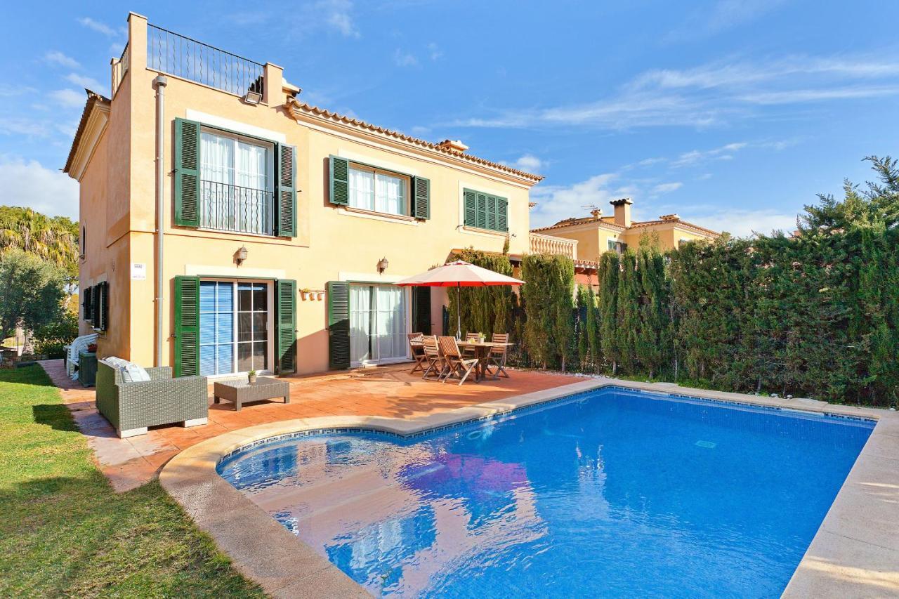 Villa Ocells II — 4-Star Luxury Hotel in Llucmajor, Spain