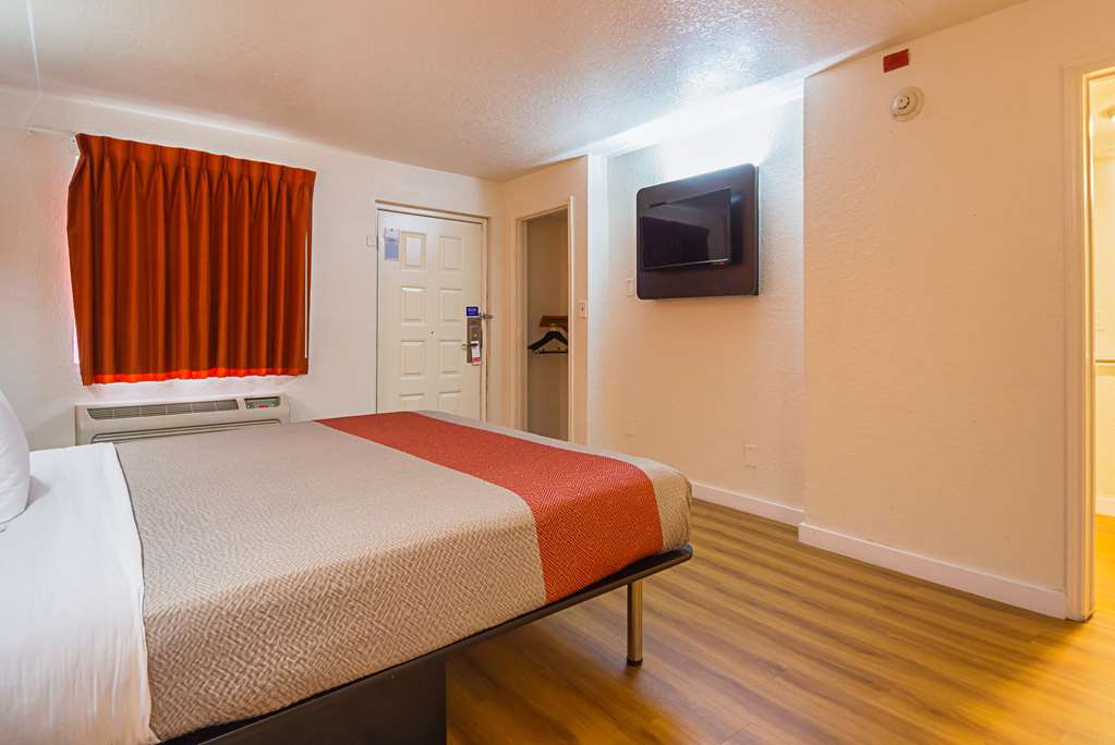 Motel 6 Garland TX Northeast Dallas - photo 11