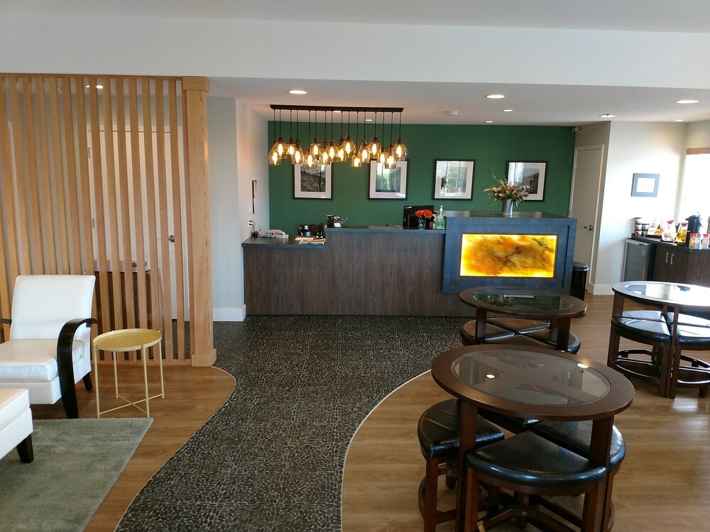 Lewis River Inn - photo 2