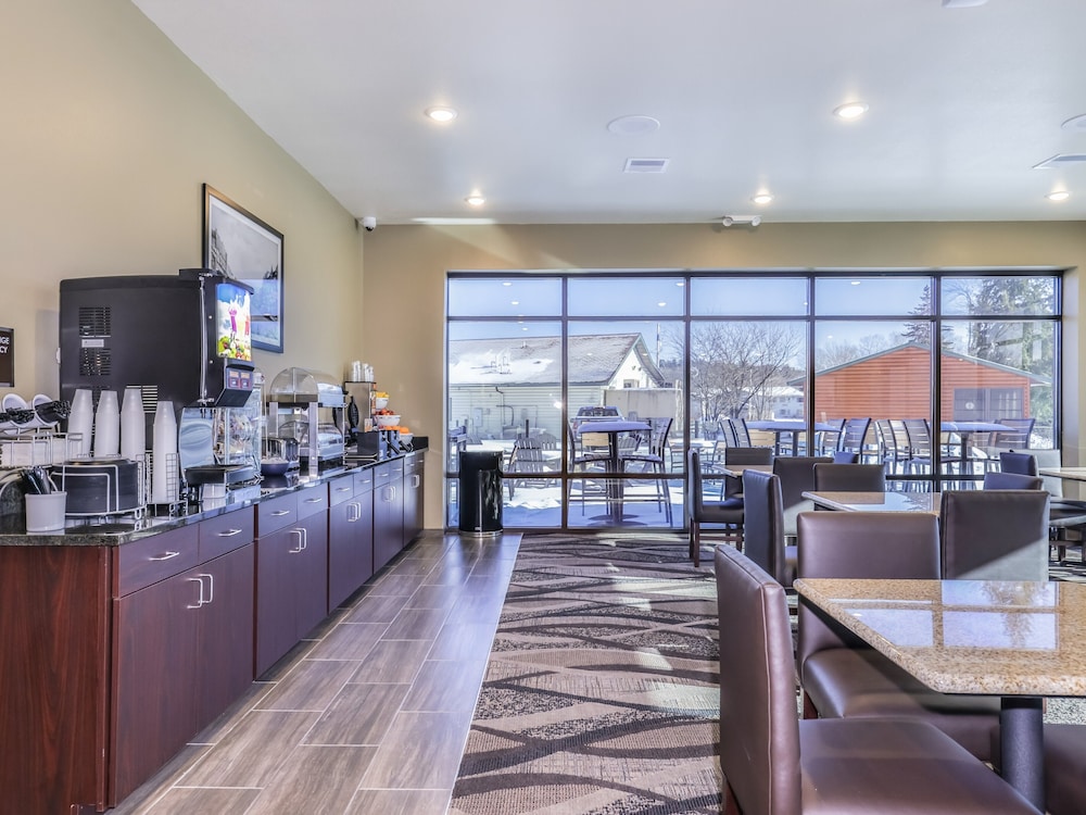 Cobblestone Hotel & Suites Rhinelander - photo 51