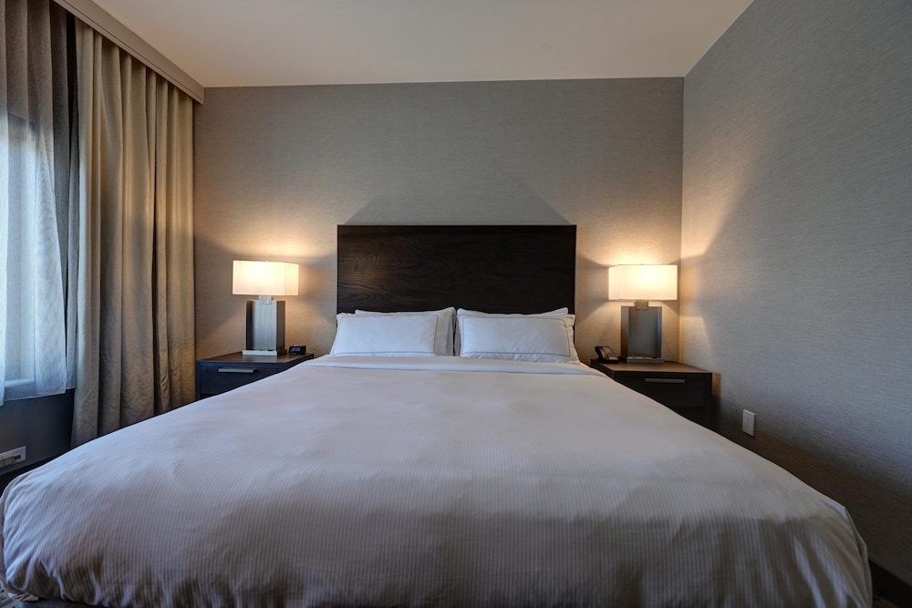 DoubleTree by Hilton Denver International Airport - photo 10