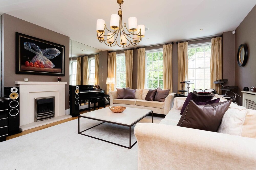 Gorgeous Georgian Townhouse — 4-Star Luxury Hotel in London, United Kingdom