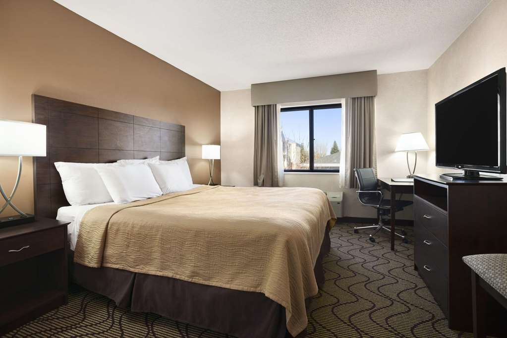 Days Inn by Wyndham Grand Forks Columbia Mall - photo 12