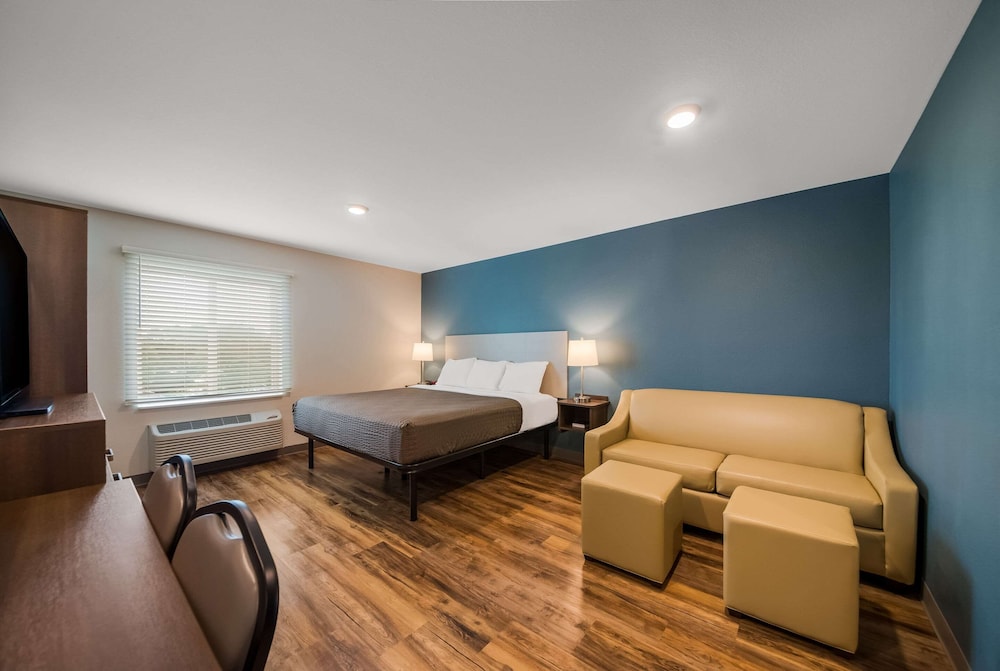WoodSpring Suites Inverness - photo 11