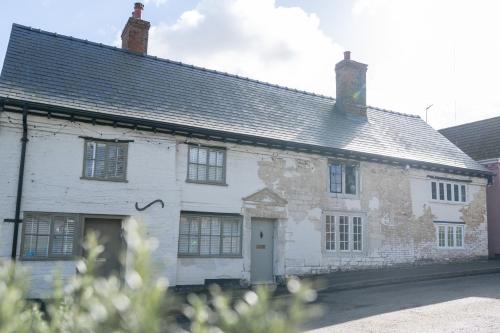 Seven Abbey Lane — hotel in Southam